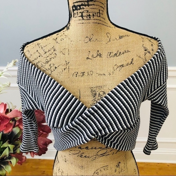 URBAN Outfitters-Kimchi Blue-Sexy Bodycon Top - Picture 2 of 7